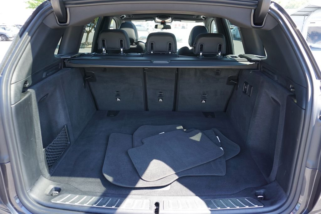 Used 2023 Dark Graphite BMW sDrive30i image 21