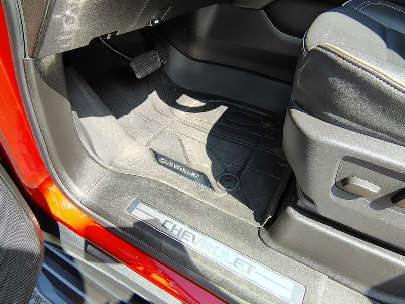 Used 2025 Red Chevrolet Premier image 14