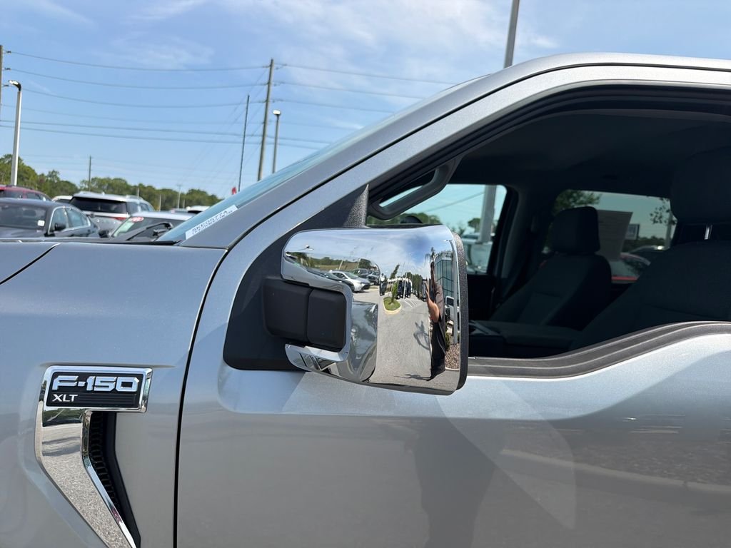 Used 2025 Silver Metallic Ford XLT image 16