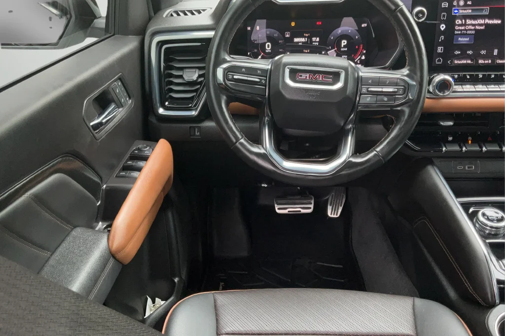 Used 2024 White GMC AT4 image 14