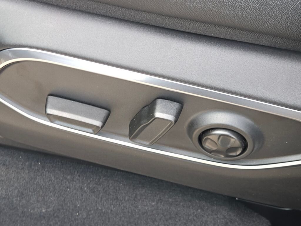 New 2026 High Gloss Black Exterior Paint Jeep Limited Reserve image 22