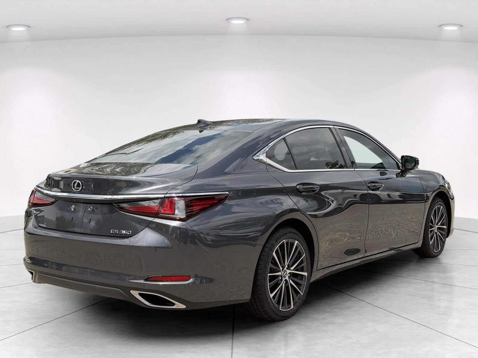 Used 2024 Gray Lexus 350 image 3