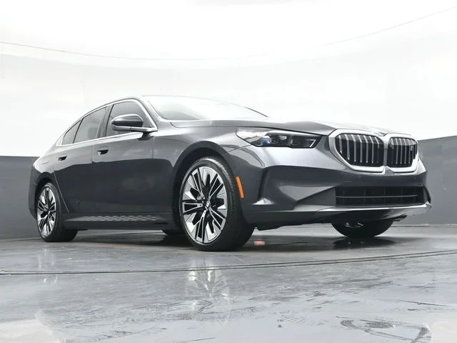 Used 2025 Gray BMW eDrive40 image 33