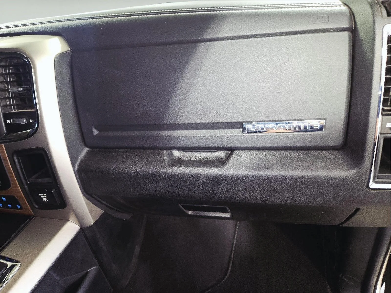 Used 2014 Bright Silver Metallic Clearcoat Ram Laramie image 42