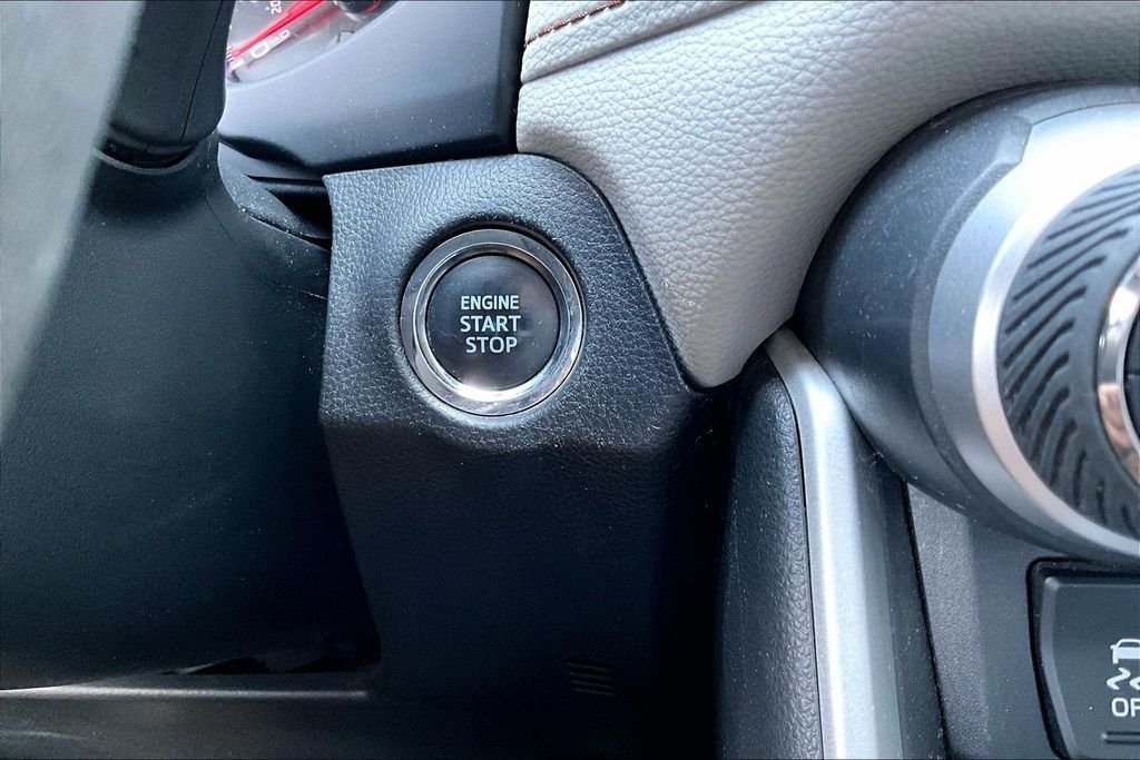 Used 2021 Silver Toyota XLE Premium image 19