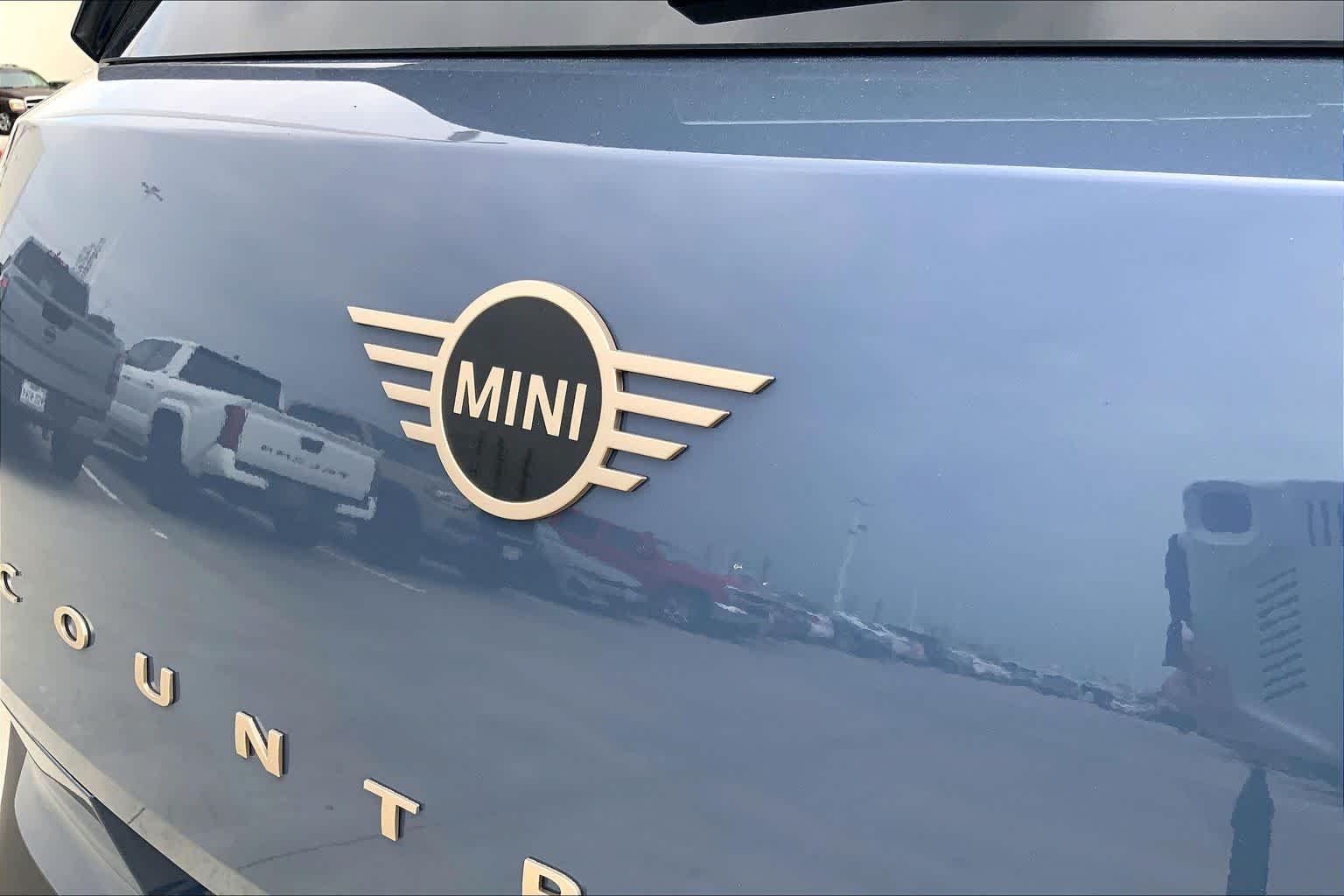 New 2026 Slate Blue Metallic MINI Signature Plus image 15