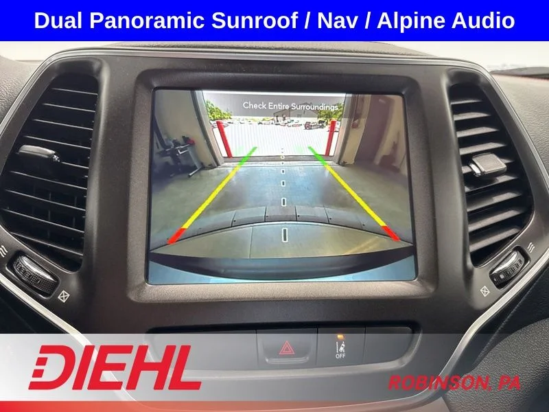 Used 2022 Silver Jeep Trailhawk image 33