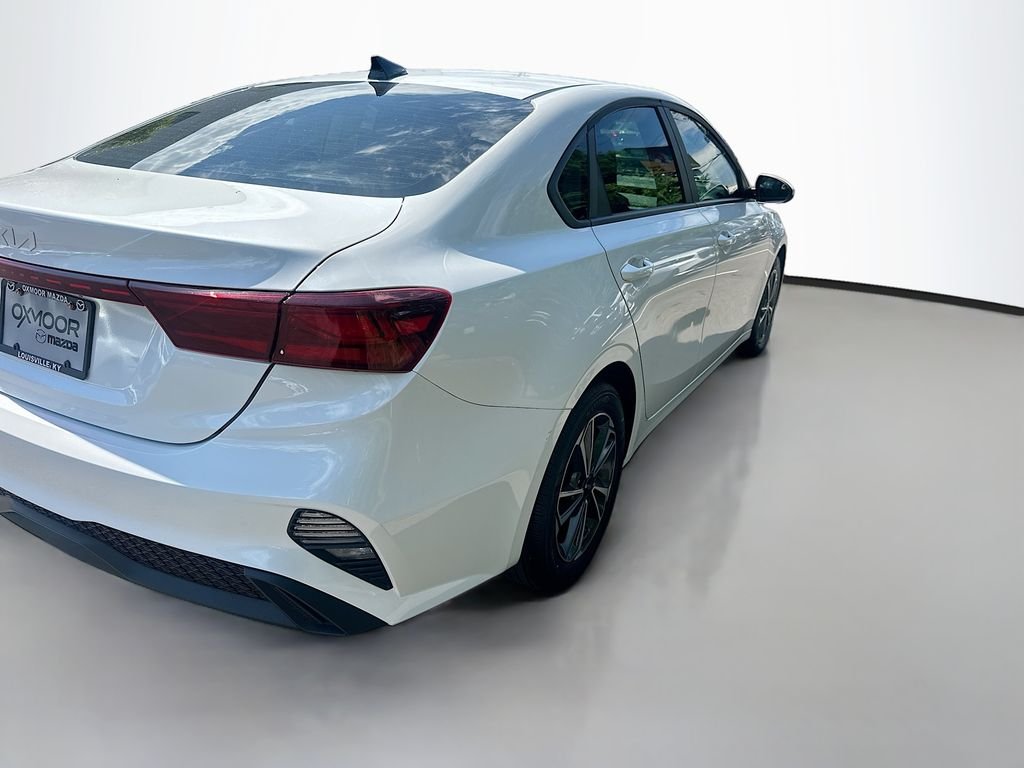 Used 2023 Snow White Pearl Kia LXS image 7