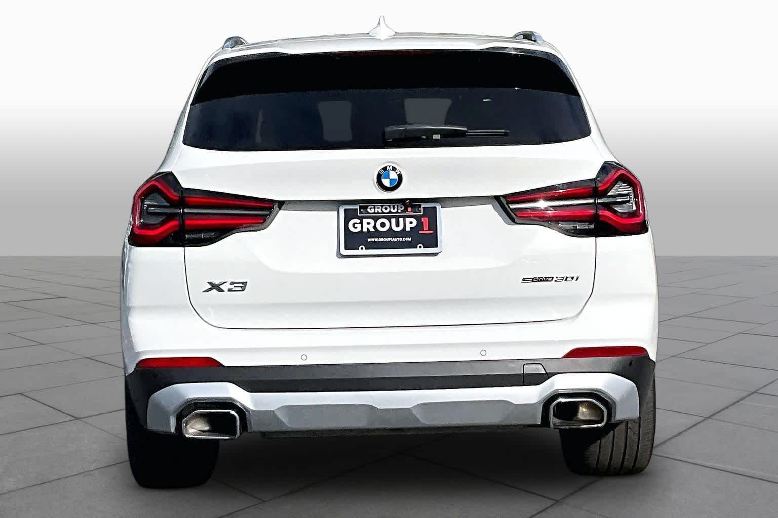 Used 2024 Alpine White BMW sDrive30i image 5