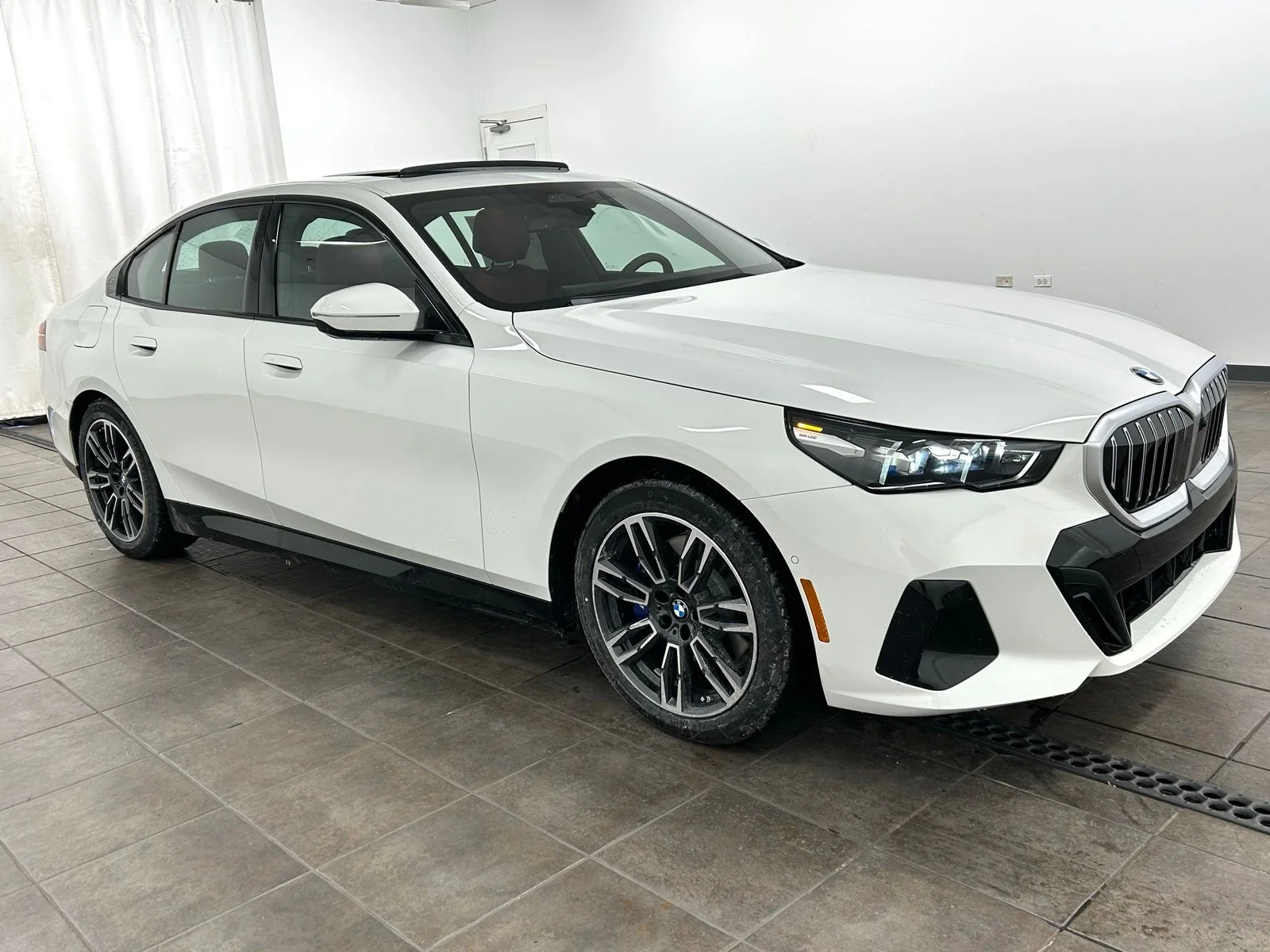 New 2026 White BMW 530i xDrive image 6