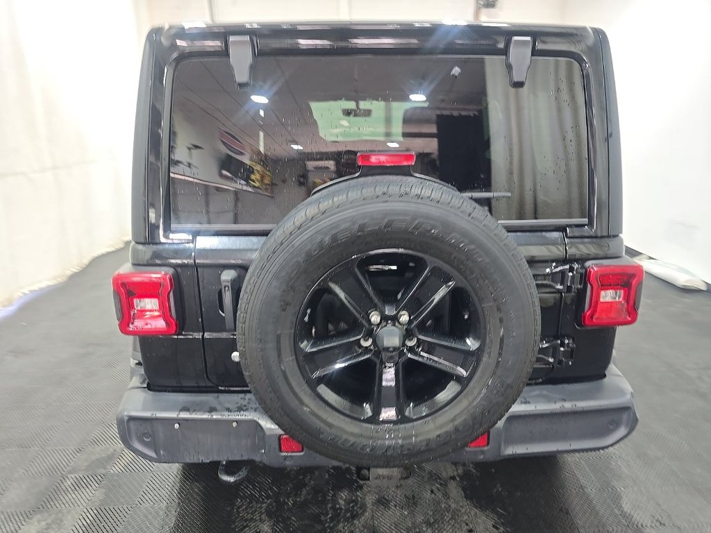 Used 2020 Black Jeep Unlimited Sahara image 4
