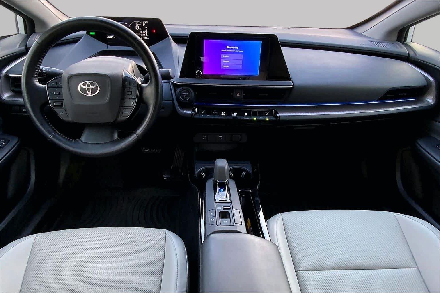 Used 2024 Wind Chill Pearl Toyota XLE image 15