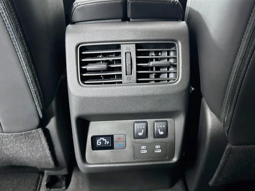 Used 2024 Gray Nissan Platinum image 31