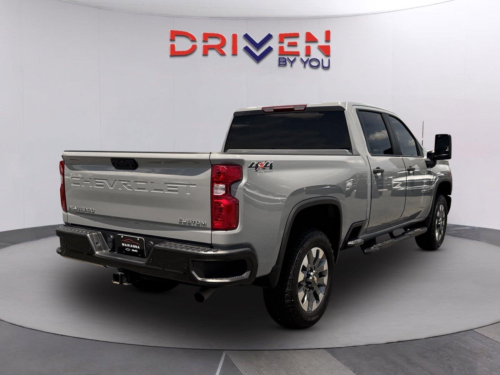 Used 2025 Slate Gray Metallic Chevrolet Custom image 4