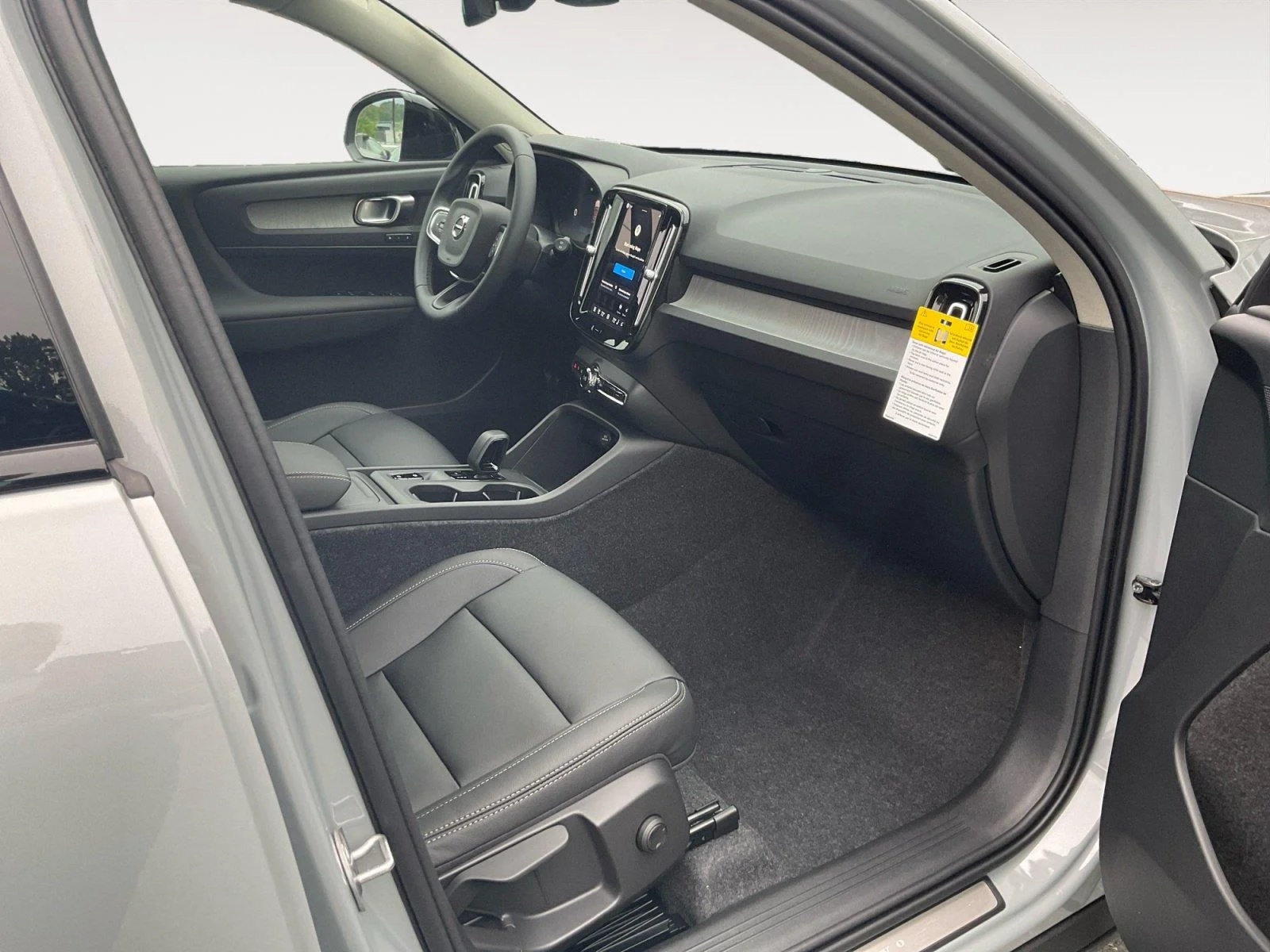 New 2026 Vapour Grey Metallic Volvo Core image 12
