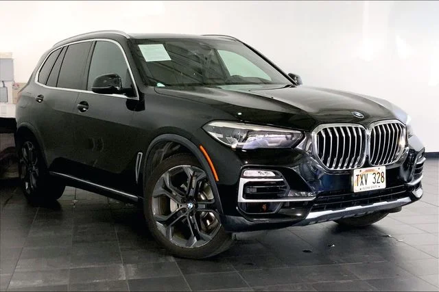 Used 2019 Black BMW xDrive40i image 2