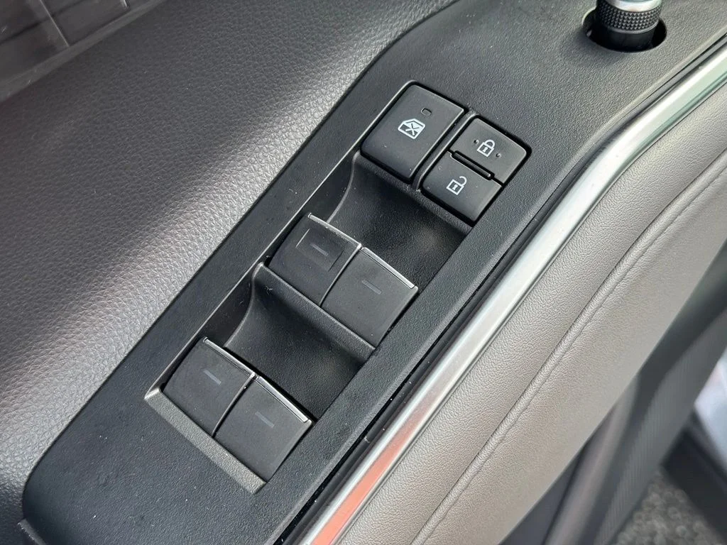 Used 2021  Toyota Platinum image 15