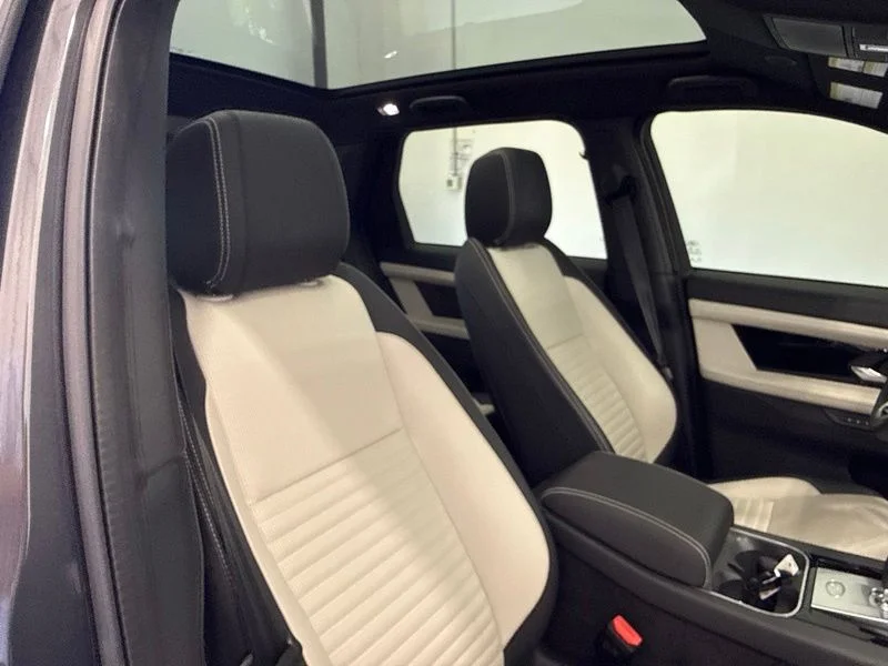 Used 2022  Land Rover SE R-Dynamic image 13