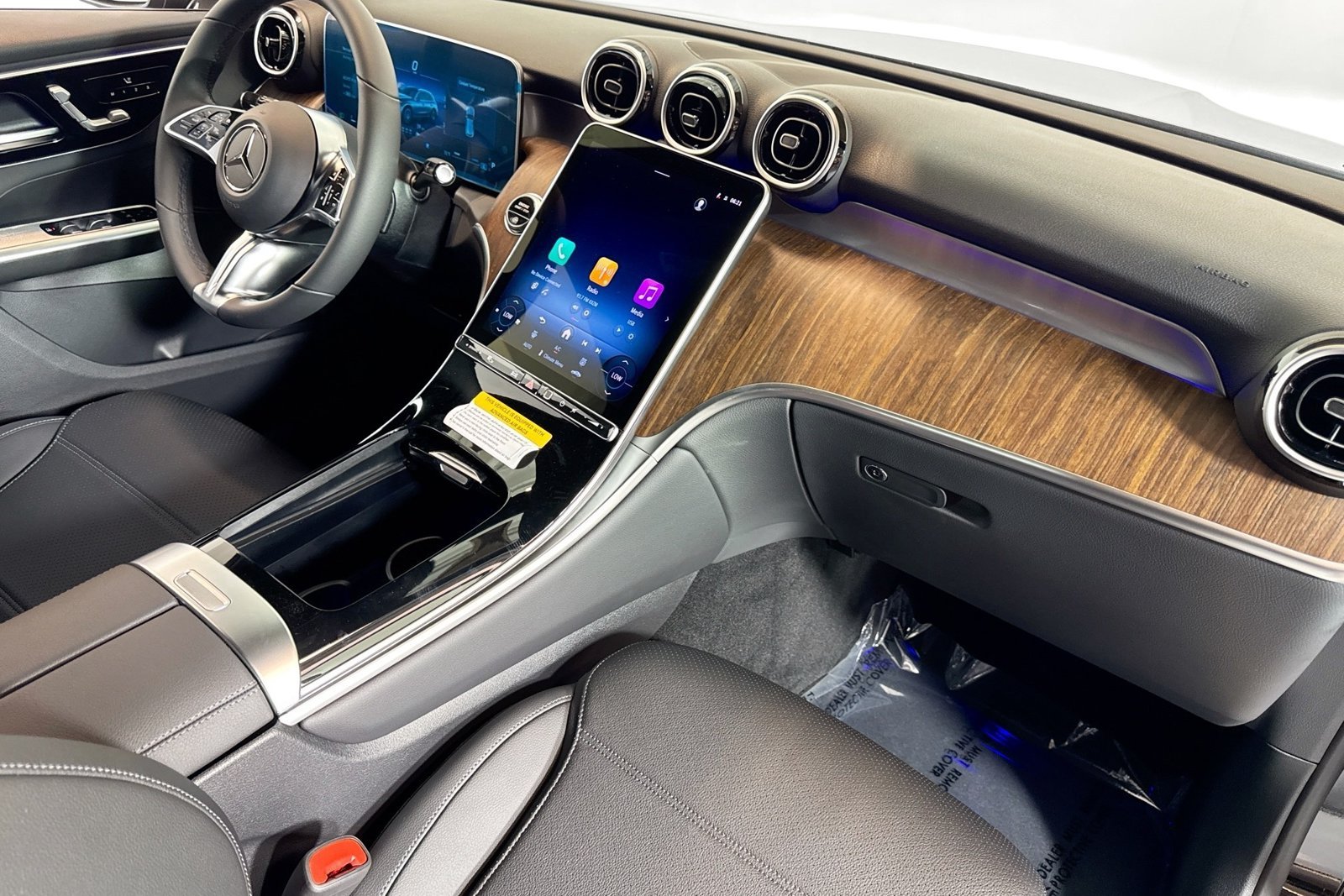 New 2026 Black Mercedes-Benz GLC 300 image 26