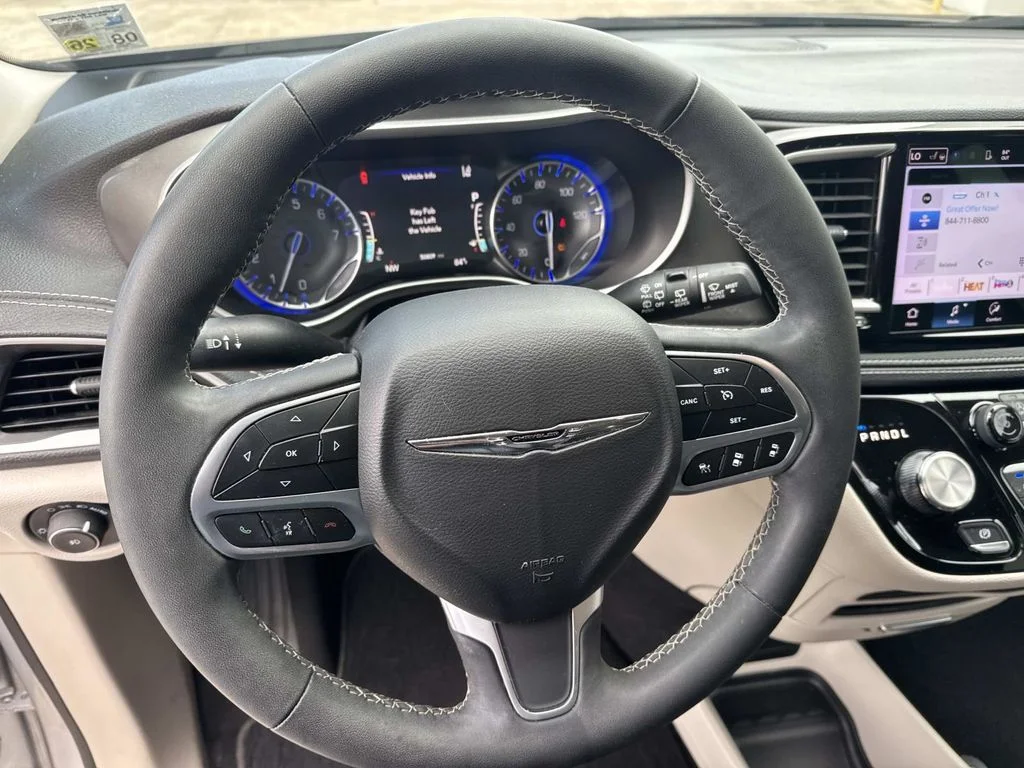 Used 2023 Silver Chrysler Touring L image 38
