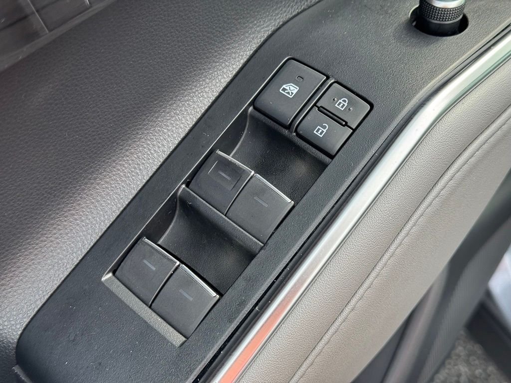 Used 2021  Toyota Platinum image 15