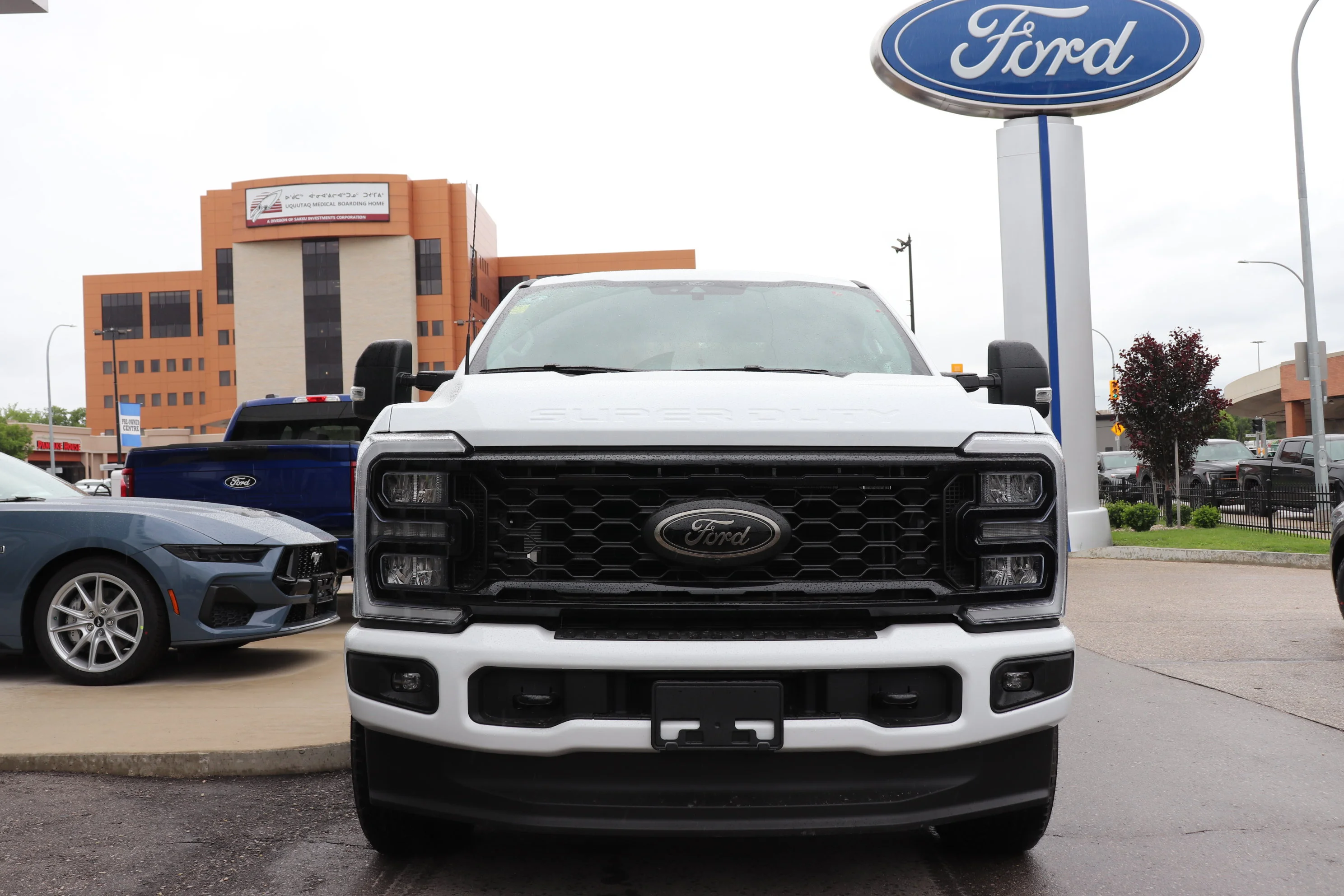 New 2026 OXFORD WHITE Ford XLT image 2