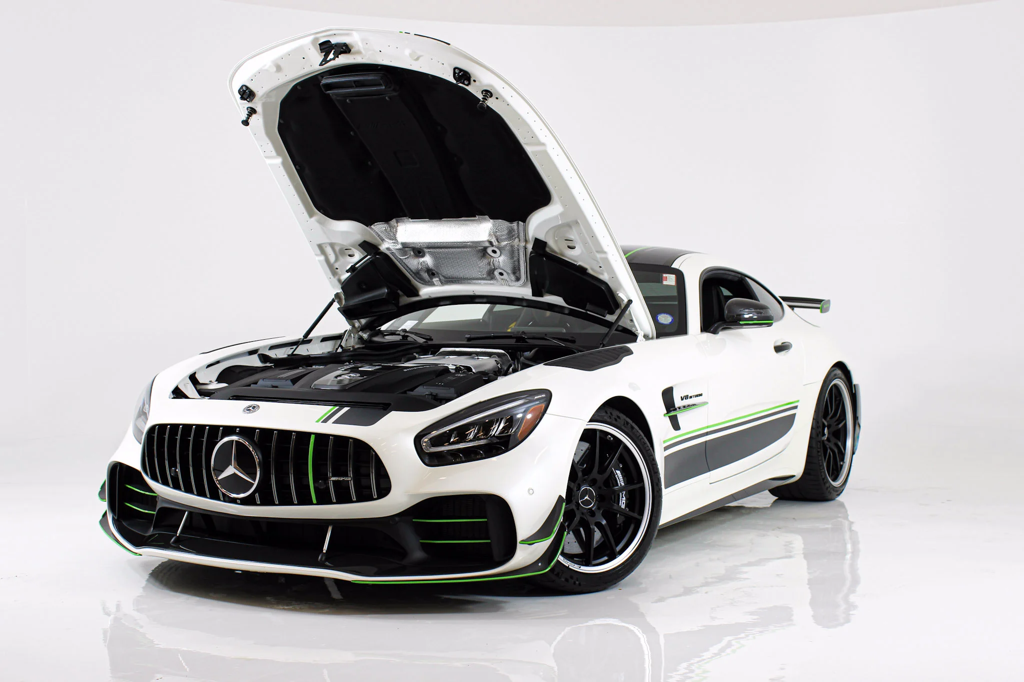 Used 2020 White Mercedes-Benz R PRO image 50