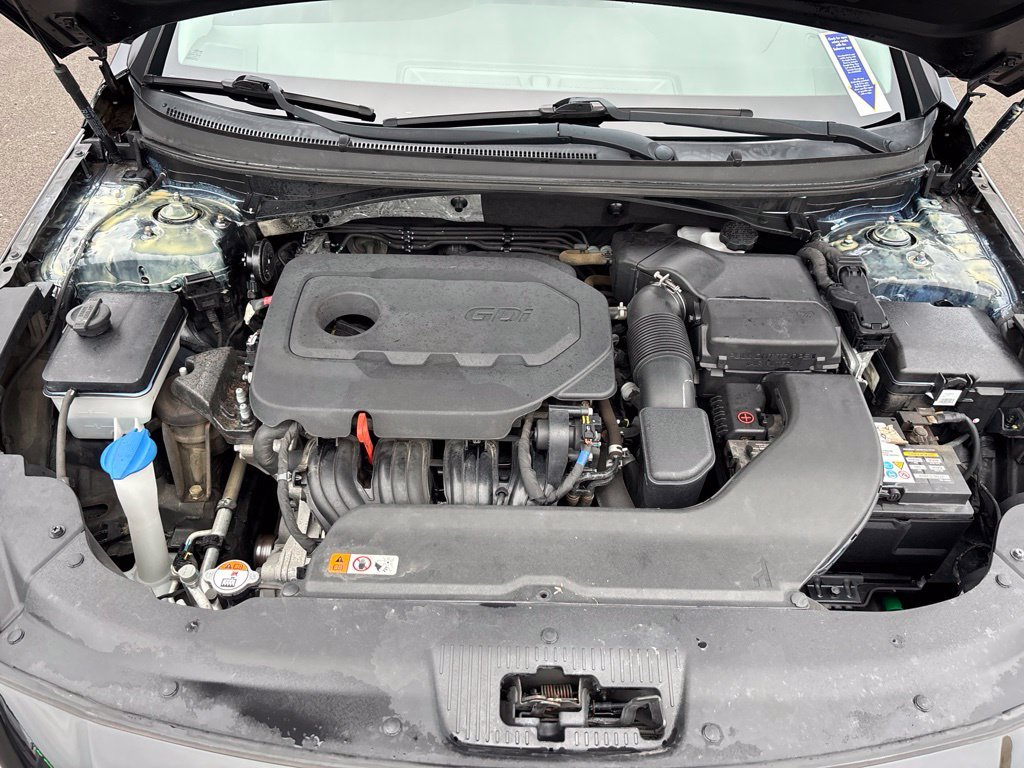 Used 2017 Black Hyundai Sport image 28