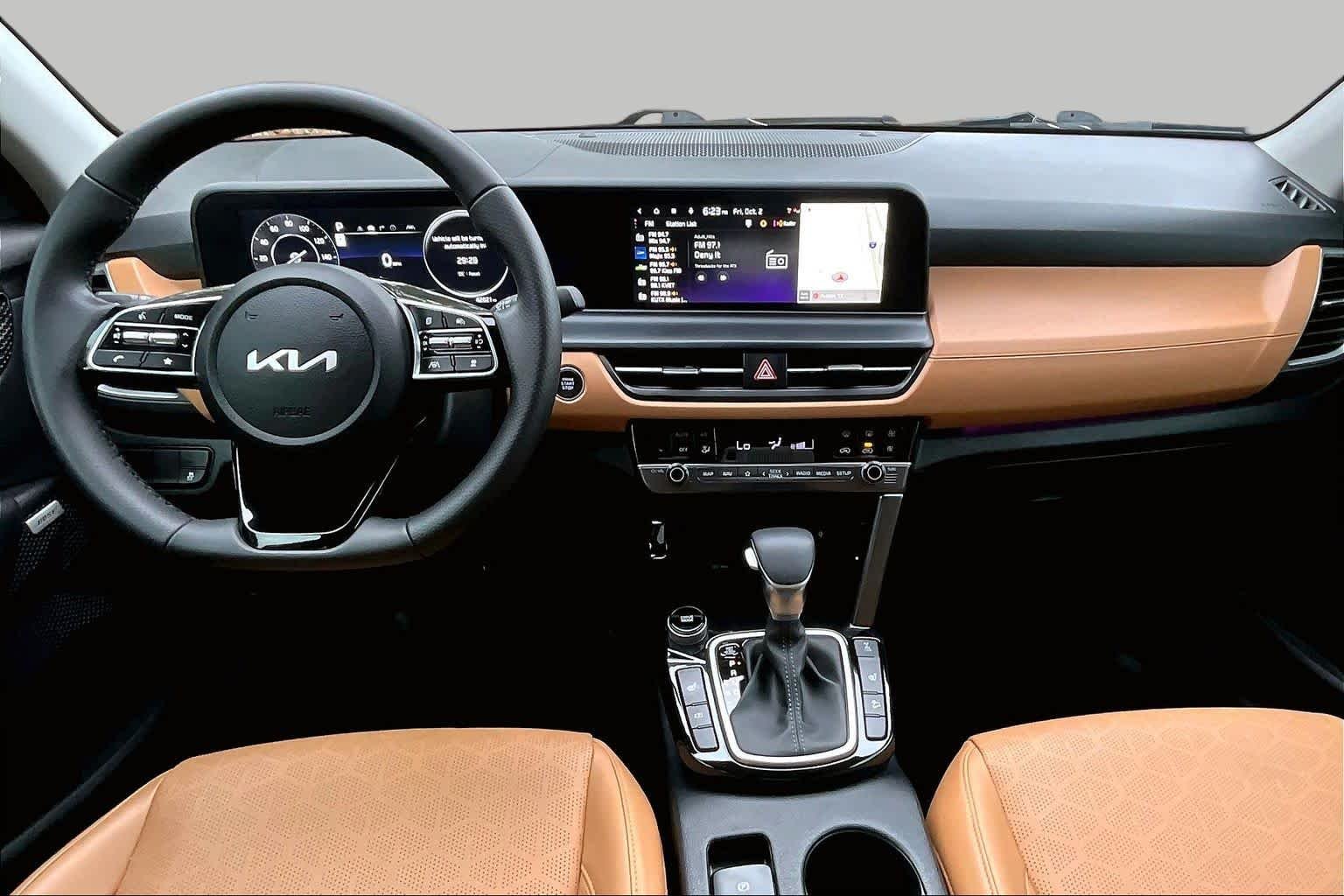 New 2024 Snow White Pearl Kia SX image 15