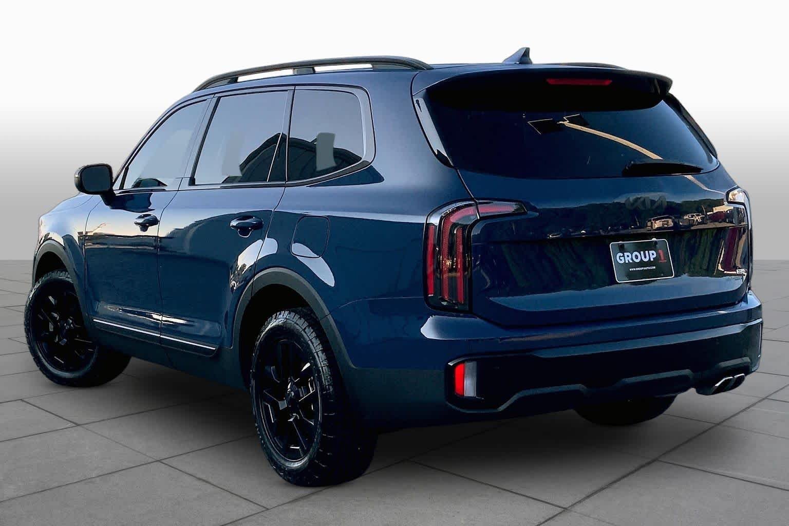 Used 2025 Midnight Lake Blue Kia EX X-Pro image 11