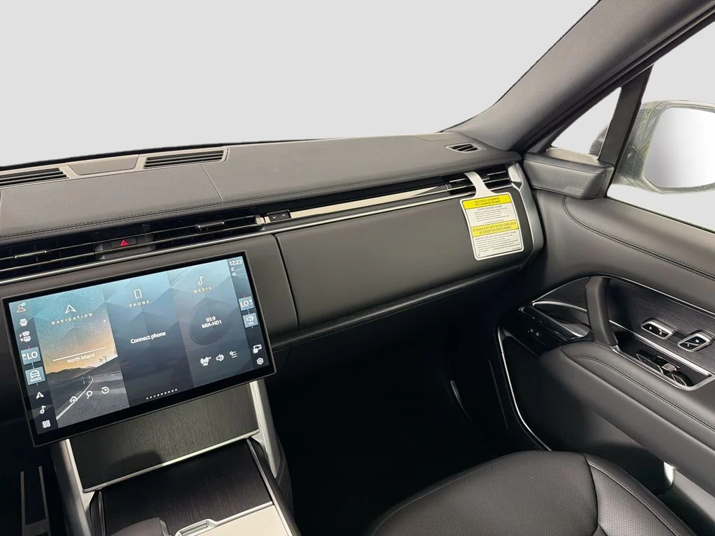 New 2026 Fuji White Land Rover SE 7 Seats image 25