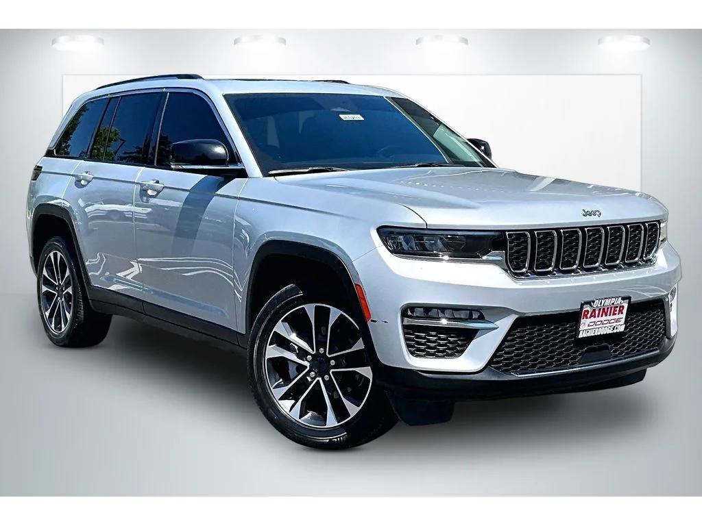 Used 2022 Silver Zynith Jeep Limited image 1
