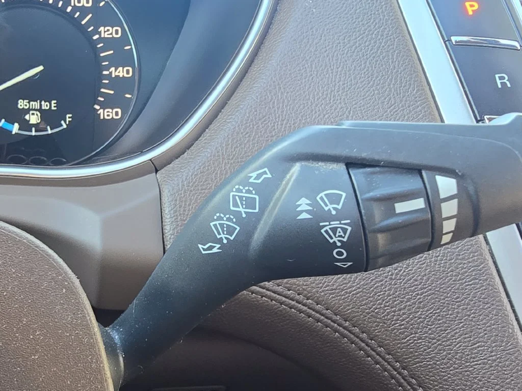 Used 2018 White Lincoln Reserve image 22