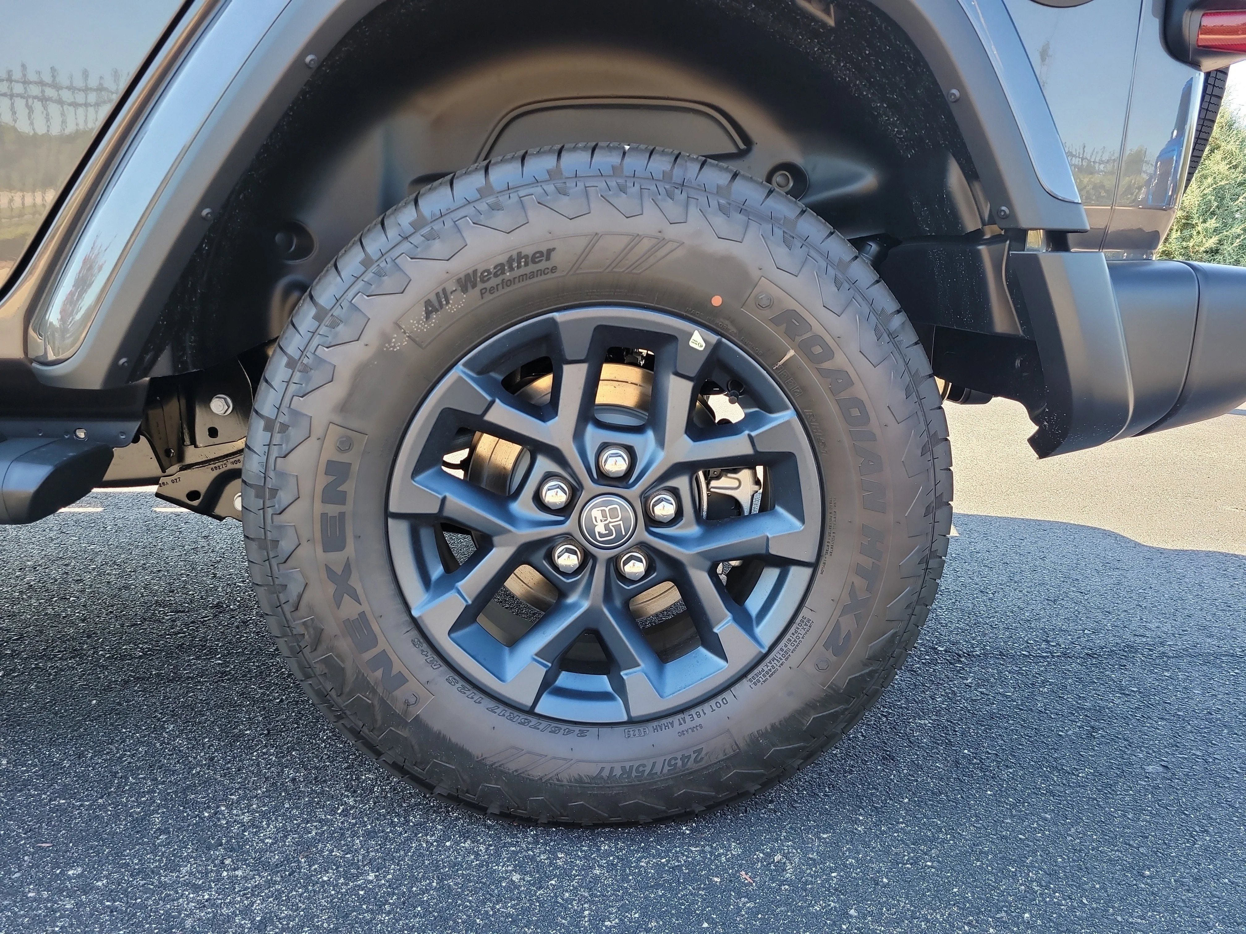 New 2026 Granite Crystal Metallic Clearcoat Jeep 85th Anniversary image 10