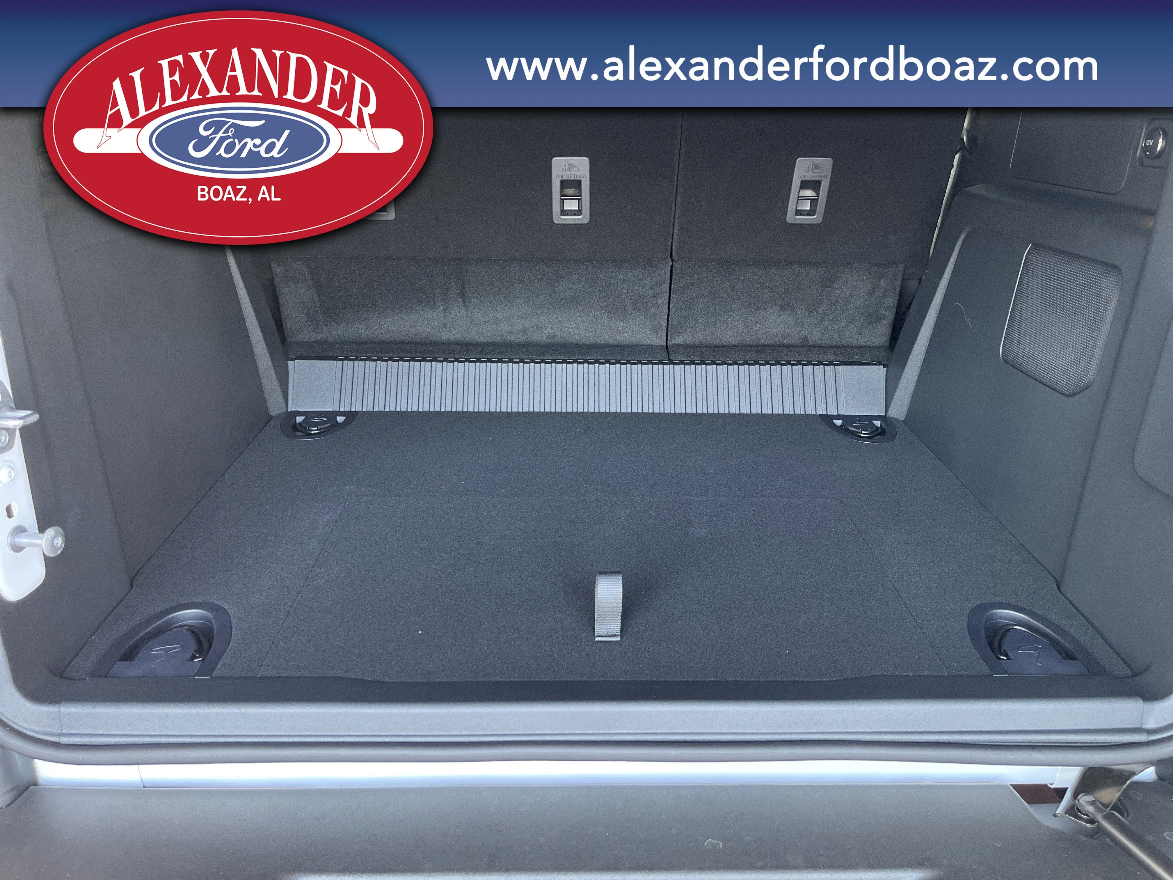2025 Ford Bronco 4-Door Base - Photo 18