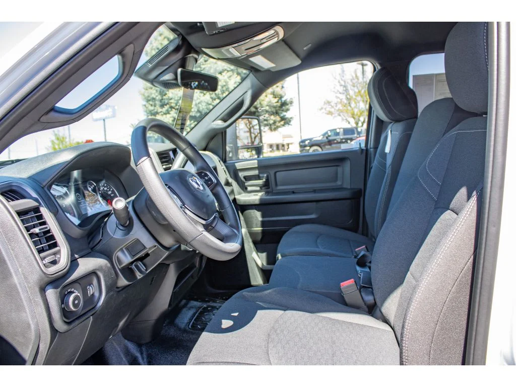 New 2026 Bright White Clearcoat Ram Tradesman image 31