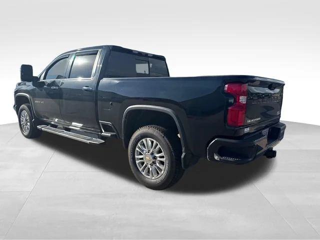 Used 2021 Black Chevrolet High Country image 3