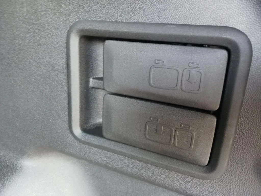 Used 2024 Sterling Metallic GMC SLE image 13