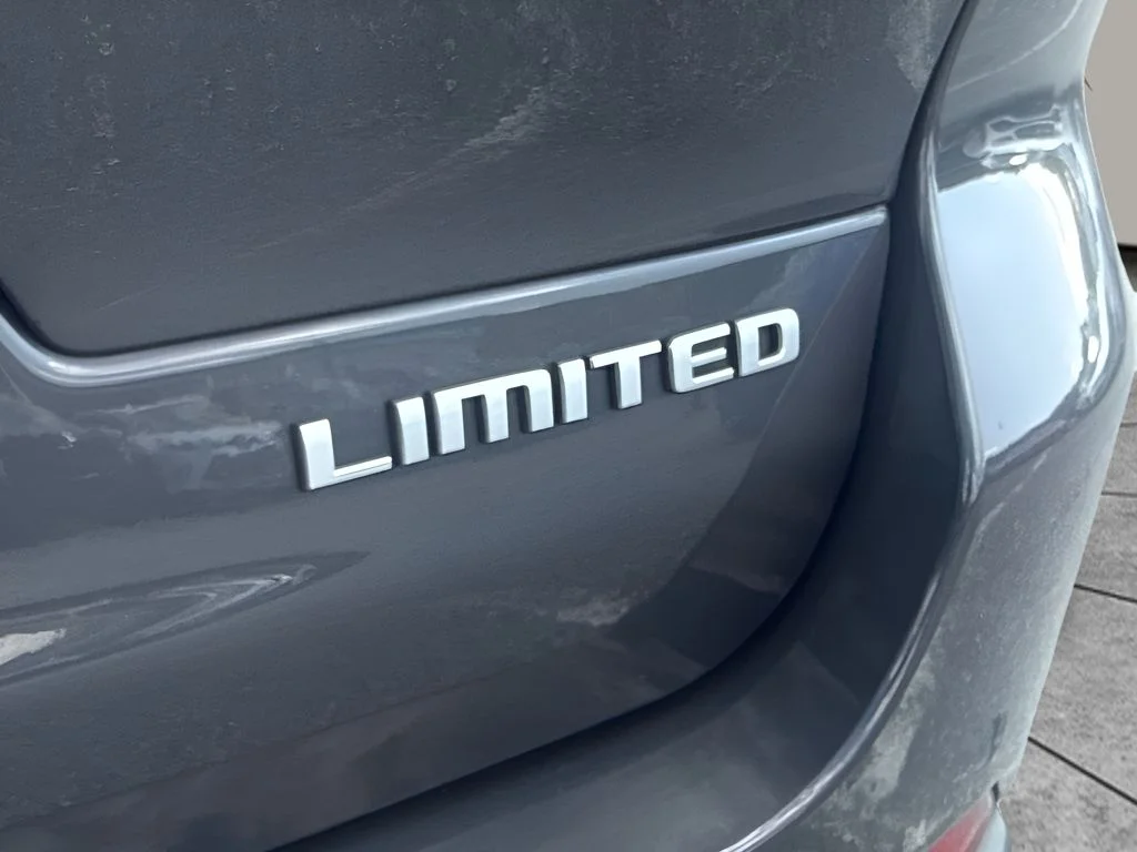 Used 2025 Gray Jeep Limited image 30