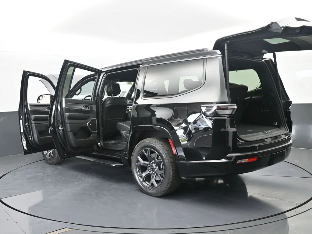 New 2026 High Gloss Black Exterior Paint Jeep Limited Altitude image 74