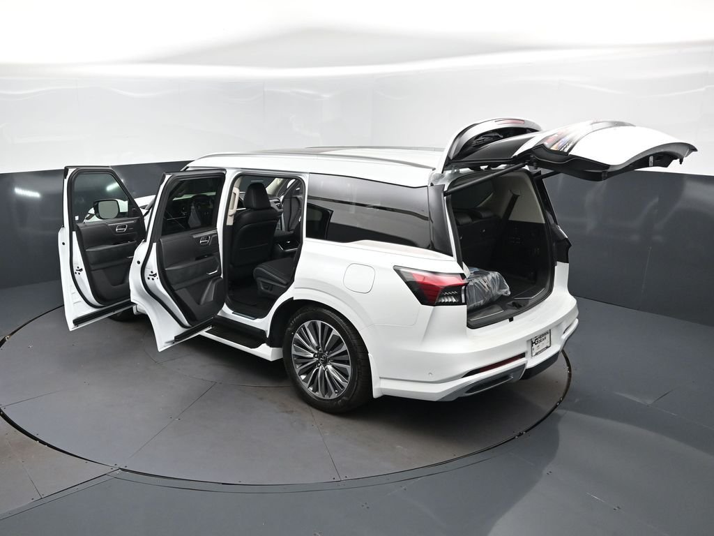 New 2027 RADIANT WHITE INFINITI Luxe 2WD image 2