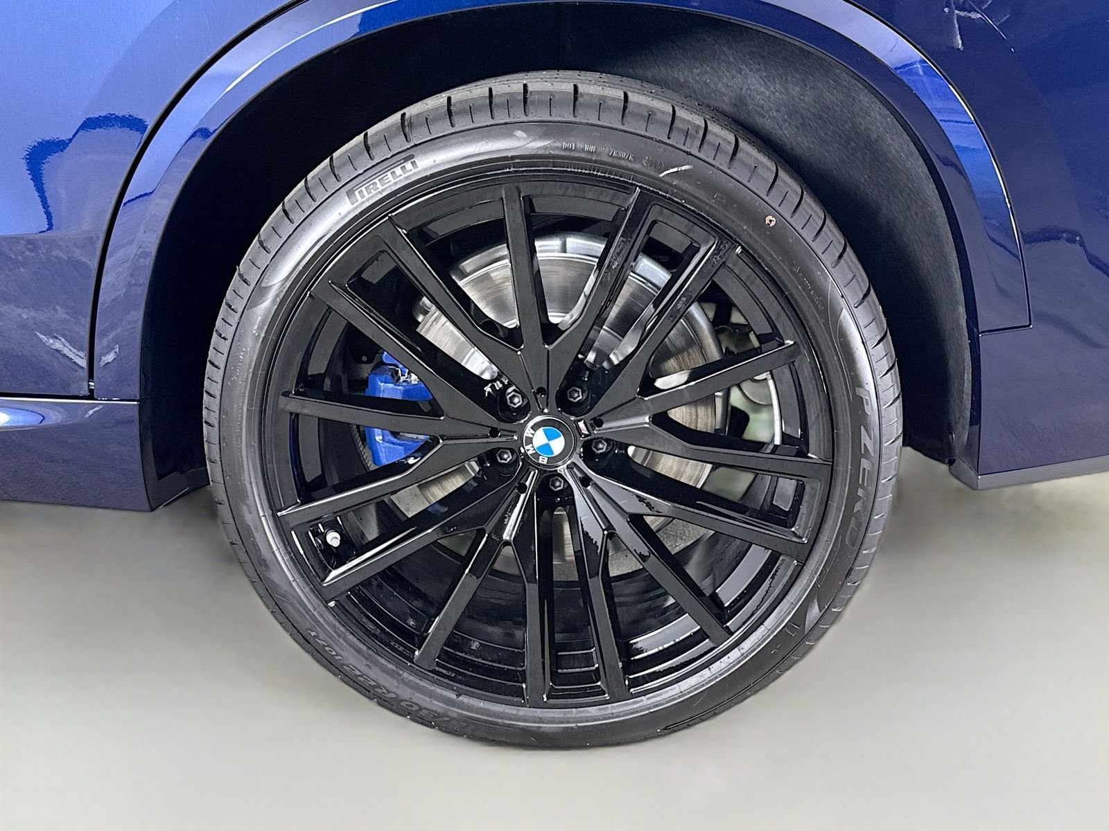 2026 BMW X5 M60i - Photo 33