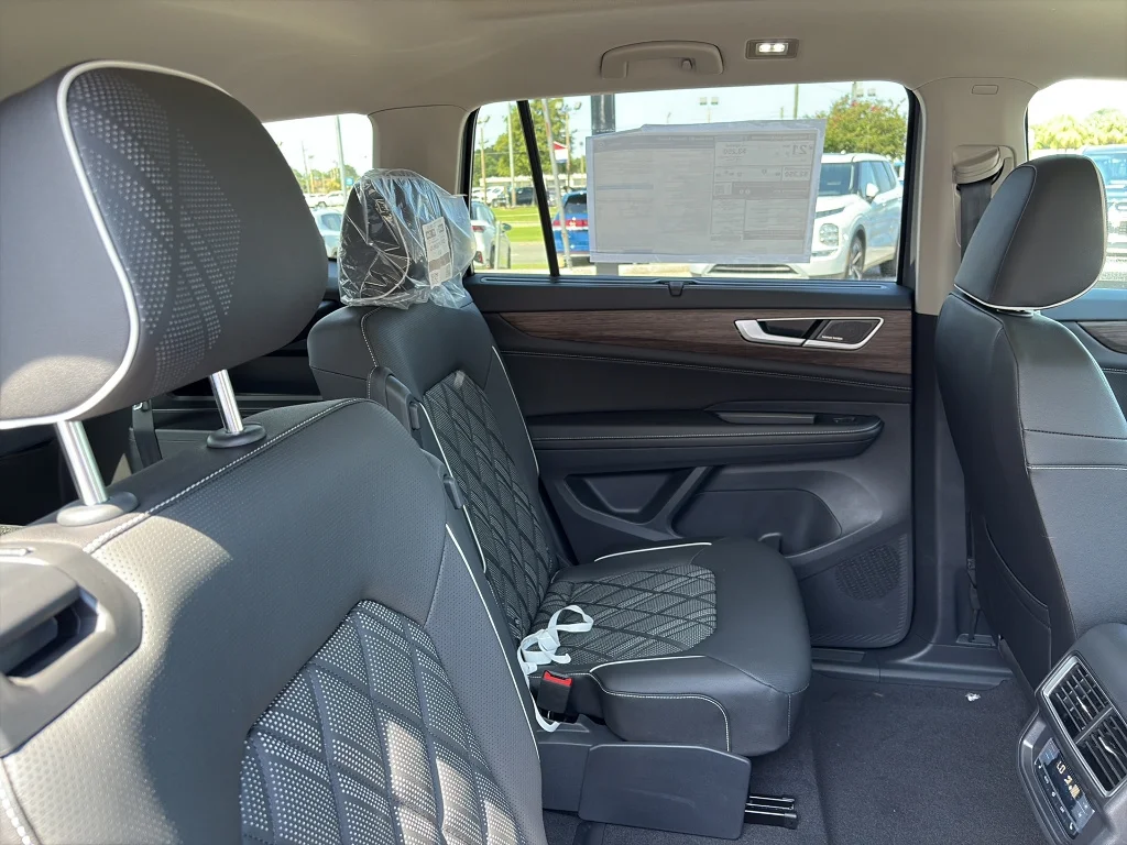 2026 Volkswagen Atlas SEL Premium R-Line - Photo 11