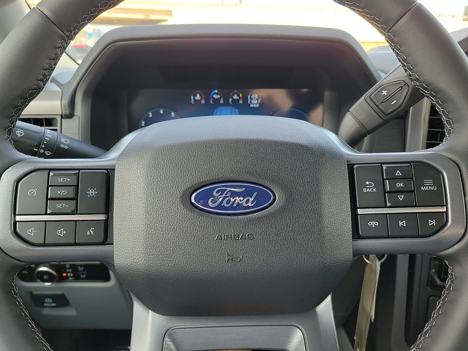 New 2026 Oxford White Ford XLT image 17