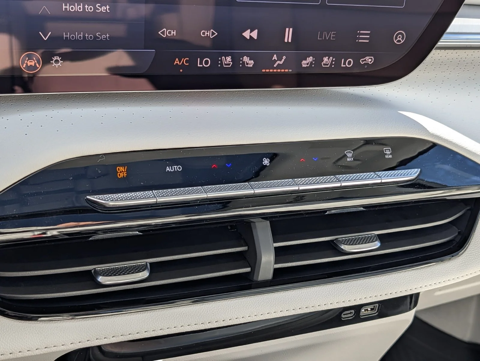 2027 Buick Enclave Avenir - Photo 11