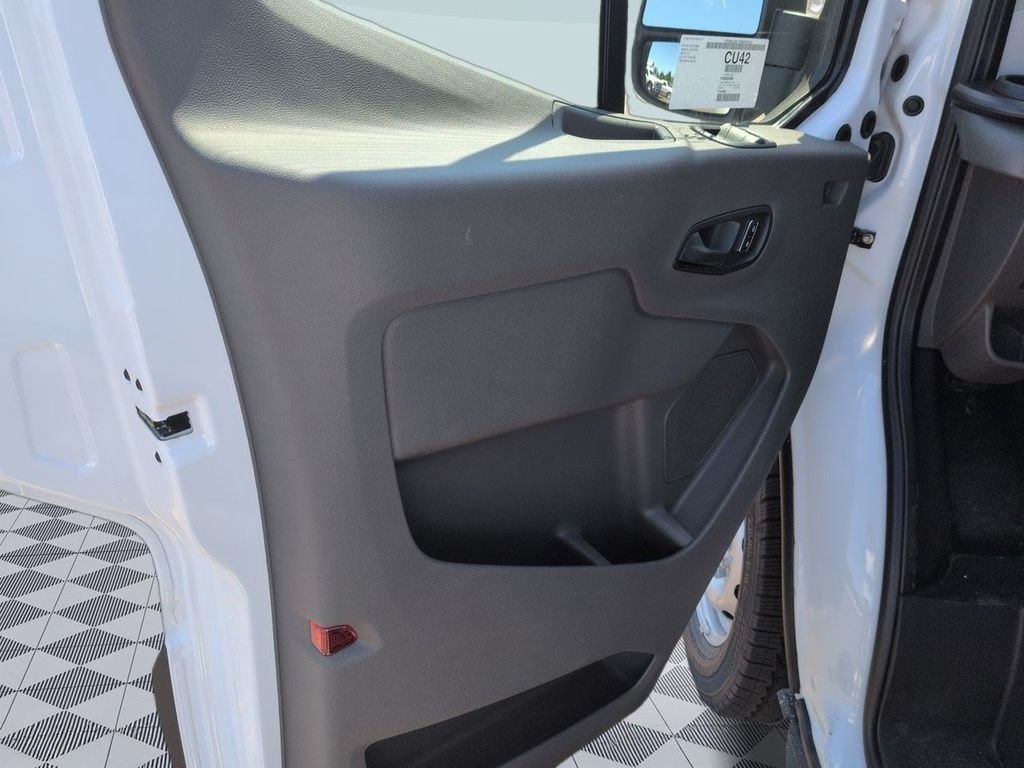 New 2026 Oxford White Ford Cargo Van image 39