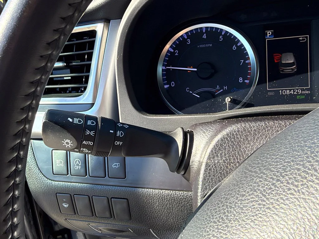 Used 2019 Blue Toyota LE Plus image 32