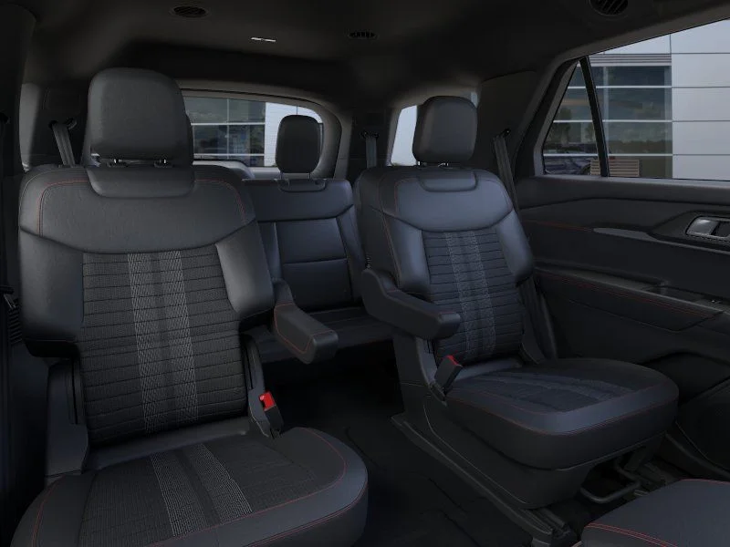 New 2026 Star White Metallic Tri-Coat Ford ST-Line image 12