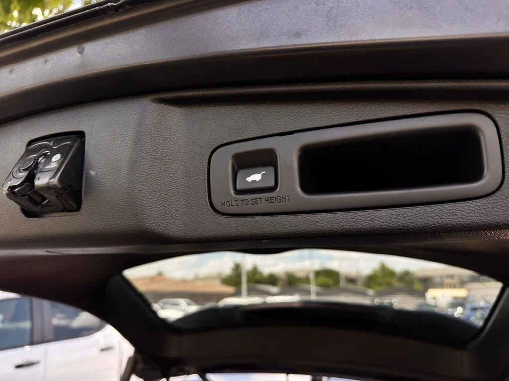 Used 2018 Black Honda Touring image 24