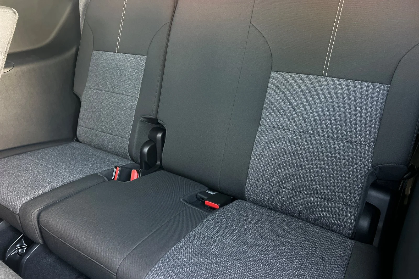 2026 GMC Acadia Elevation - Photo 16